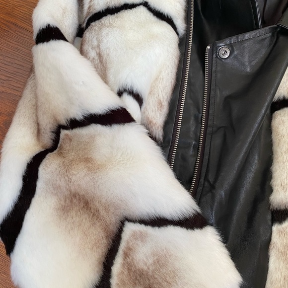 Very Stylish Faux Fur Jacket - Picture 3 of 3